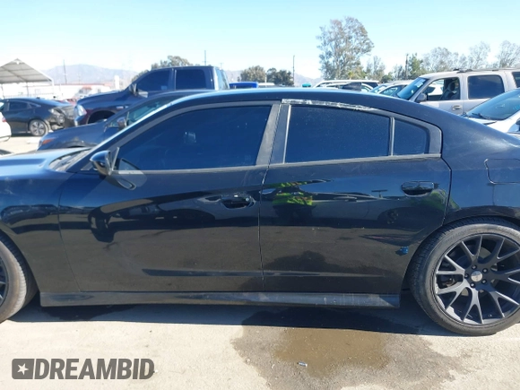 2018 Dodge Charger SXT Plus with VIN 2C3CDXHG9JH281387, listed as a IAAI auction lot 41402210 with 132,881 mi miles and . Bid and sale history available at carsss.com. Image 15.