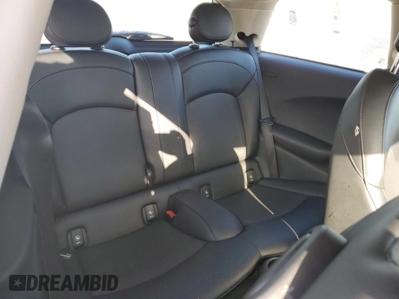 2015 MINI Hardtop с VIN WMWXM5C53FT942331, выставлен на аукционе Copart как лот 54213935 с пробегом Не указан миль и Списание • Salvage title. История ставок и продаж доступна на DreamBid. Изображение 10.