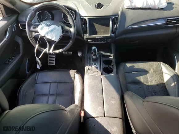 2017 Maserati Levante S with VIN ZN661YUS4HX196060, listed as a Copart auction lot 67406744 with 71,129 mi miles and Salvage Title. Bid and sale history available at carsss.com. Image 8.