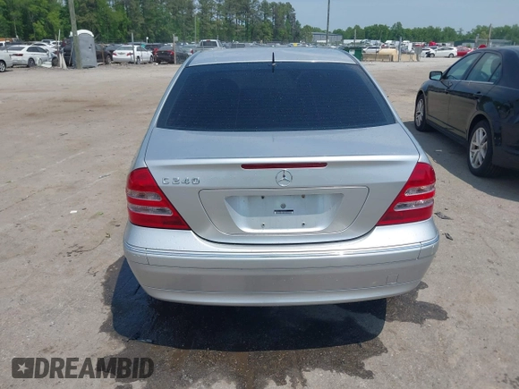 2002 Mercedes-Benz C with VIN WDBRF61J92E004472, listed as a IAAI auction lot 42144326 with 125,847 mi miles. Bid and sale history available at carsss.com. Image 17.