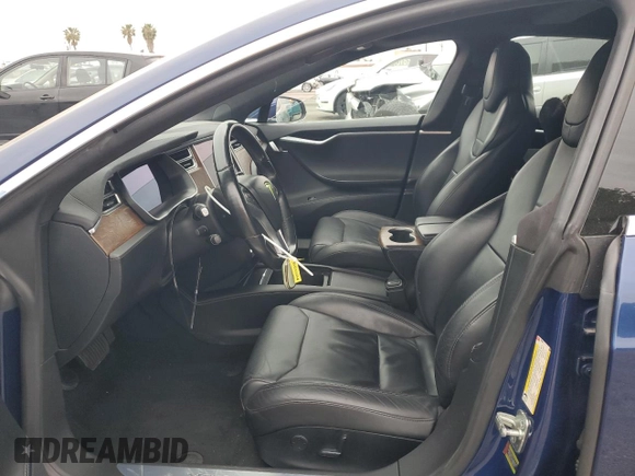 2017 Tesla Model S 100D z VIN 5YJSA1E20HF192300, wystawiony jako Copart lot #52931815 z przebiegiem 93 916 mil mil oraz Szkoda całkowita • Salvage title. Historia ofert i sprzedaży dostępna na DreamBid. Obrazek 7.