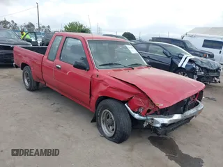 1989 Toyota Pickup DLX with VIN JT4RN93P8K0004371, listed as a IAAI auction lot 42126597 with 180,609 mi miles and . Bid and sale history available at DreamBid. Image 1.