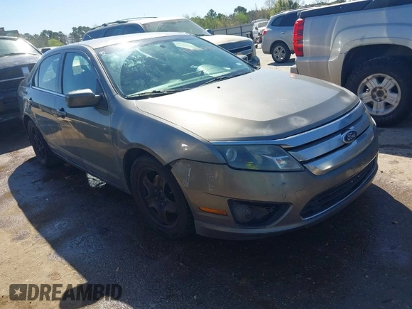 2011 Ford Fusion SE with VIN 3FAHP0HA8BR133433, listed as a IAAI auction lot 41820545 with 212,159 mi miles. Bid and sale history available at carsss.com. Image 1.
