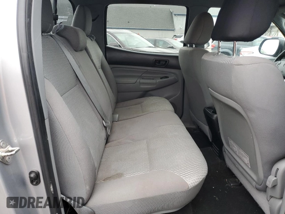 2015 Toyota Tacoma with VIN 3TMLU4EN5FM174536, listed as a Copart auction lot 55487615 with 131,695 mi miles and Clean Title. Bid and sale history available at DreamBid. Image 10.