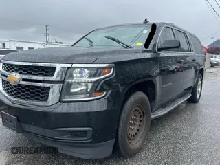 2015 Chevrolet Suburban LT z VIN 1GNSKJKC9FR696000, wystawiony jako Copart lot #59152535 z przebiegiem 146 457 mil mil oraz Czysty tytuł • Clean title. Historia ofert i sprzedaży dostępna na DreamBid. Obrazek 2.