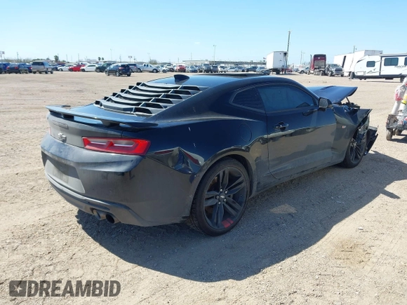 2017 Chevrolet Camaro 2SS z VIN 1G1FH1R75H0160100, wystawiony jako IAAI lot #41674610 z przebiegiem 82 635 mil mil oraz . Historia ofert i sprzedaży dostępna na DreamBid. Obrazek 4.