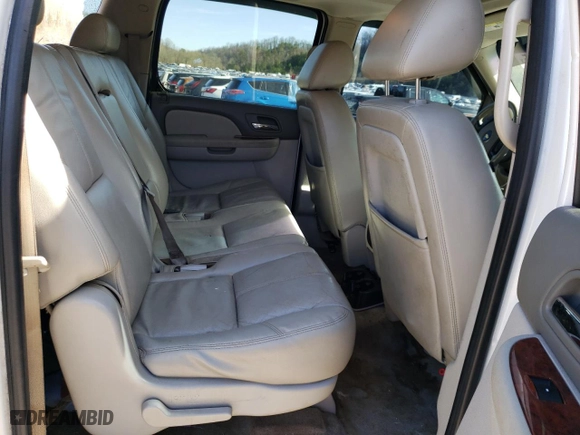 2010 Chevrolet Suburban LT with VIN 1GNUKJE3XAR260589, listed as a Copart auction lot 49301825 with 252,434 mi miles and Salvage Title. Bid and sale history available at carsss.com. Image 11.