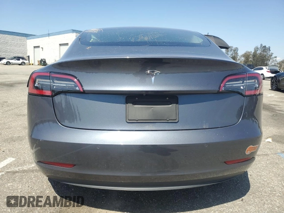 2020 Tesla Model 3 Standard Range Plus z VIN 5YJ3E1EA5LF644296, wystawiony jako Copart lot #56953645 z przebiegiem 89 356 mil mil oraz Szkoda całkowita • Salvage title. Historia ofert i sprzedaży dostępna na DreamBid. Obrazek 6.