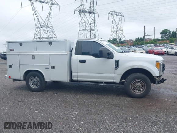 2017 Ford F-250 XL с VIN 1FTBF2A64HED39204, выставлен на аукционе IAAI как лот 42372160 с пробегом 83 748 миль миль и . История ставок и продаж доступна на DreamBid. Изображение 14.