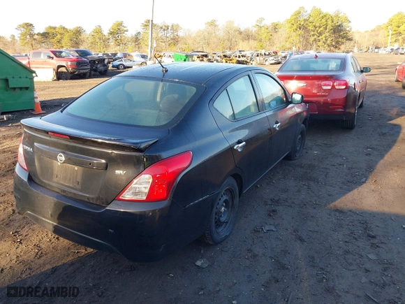 2019 Nissan Versa Sedan SV with VIN 3N1CN7AP7KL820572, listed as a IAAI auction lot 41643968 with 130,986 mi miles. Bid and sale history available at carsss.com. Image 4.