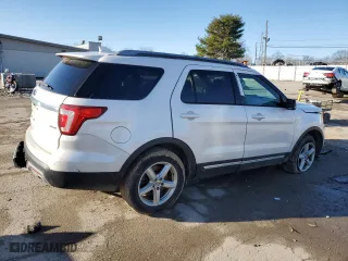 2017 Ford Explorer XLT with VIN 1FM5K8D81HGC53017, listed as a Copart auction lot 43862175 with 210,363 mi miles and Salvage Title. Bid and sale history available at carsss.com. Image 3.