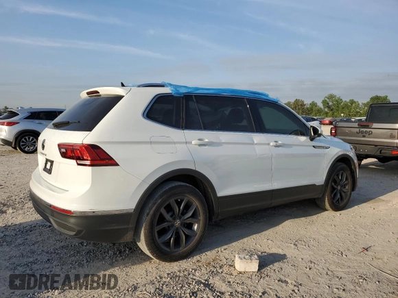 2024 Volkswagen Tiguan SE z VIN 3VVNB7AX8RM013904, wystawiony jako Copart lot #53521455 z przebiegiem 13 477 mil mil oraz Szkoda całkowita • Salvage title. Historia ofert i sprzedaży dostępna na DreamBid. Obrazek 3.