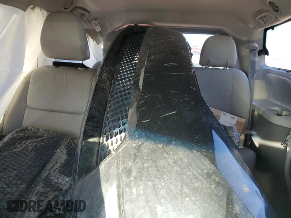 2017 Toyota Sienna XLE Auto Access Seat z VIN 5TDYZ3DC9HS873222, wystawiony jako Copart lot #42537675 z przebiegiem Nie podano mil oraz Szkoda całkowita • Salvage title. Historia ofert i sprzedaży dostępna na DreamBid. Obrazek 10.