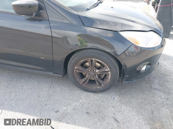 2012 Ford Focus SE with VIN 1FAHP3F27CL392394, listed as a IAAI auction lot 41909902 with 81,703 mi miles. Bid and sale history available at carsss.com. Image 12.