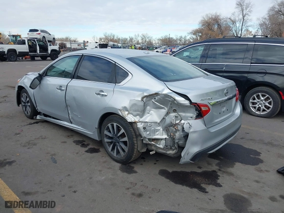 2017 Nissan Altima 2.5 SV with VIN 1N4AL3AP3HC274947, listed as a IAAI auction lot 41041845 with 138,995 mi miles. Bid and sale history available at carsss.com. Image 3.