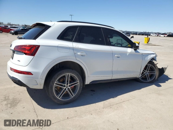 2024 Audi Q5 S line Premium Plus with VIN WA1E2AFY5R2005452, listed as a Copart auction lot 47797665 with 12,735 mi miles and Salvage title. Bid and sale history available at DreamBid. Image 3.