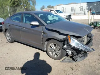 2020 Hyundai Elantra SEL z VIN KMHD84LF9LU988437, wystawiony jako IAAI lot #41288752 z przebiegiem 50 501 mil mil oraz . Historia ofert i sprzedaży dostępna na DreamBid. Obrazek 1.