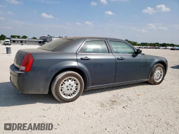 2007 Chrysler 300 z VIN 2C3KA43R37H849119, wystawiony jako Copart lot #57947435 z przebiegiem 164 045 mil mil oraz Czysty tytuł • Clean title. Historia ofert i sprzedaży dostępna na DreamBid. Obrazek 3.