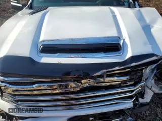 2024 Chevrolet Silverado 3500HD High Country with VIN 2GC4YVEYXR1165898, listed as a Copart auction lot 80017064 with 7,234 mi miles and Salvage Title. Bid and sale history available at carsss.com. Image 11.