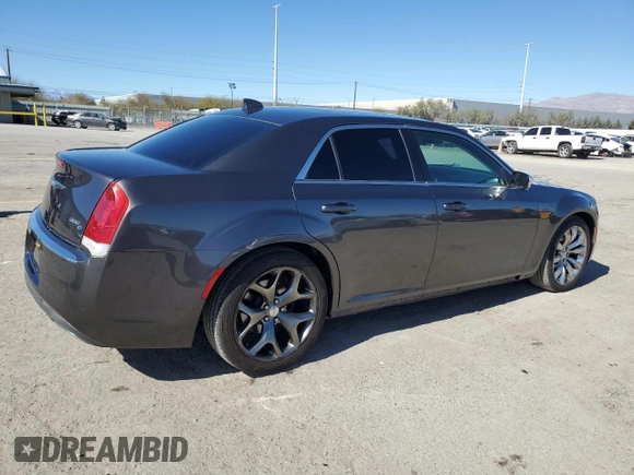 2017 Chrysler 300 C z VIN 2C3CCAEG0HH585755, wystawiony jako Copart lot #45347695 z przebiegiem 80 846 mil mil oraz Czysty tytuł • Clean title. Historia ofert i sprzedaży dostępna na DreamBid. Obrazek 4.