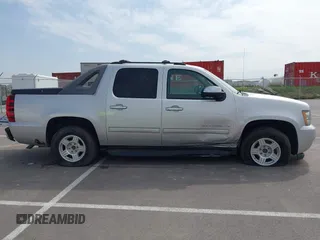 2011 Chevrolet Avalanche LS with VIN 3GNTKEE35BG252968, listed as a IAAI auction lot 42109433 with 117,352 mi miles and . Bid and sale history available at DreamBid. Image 13.