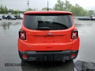 2021 Jeep Renegade Jeepster z VIN ZACNJDAB0MPM33342, wystawiony jako Copart lot #59976115 z przebiegiem 52 184 mil mil oraz Szkoda całkowita • Salvage title. Historia ofert i sprzedaży dostępna na DreamBid. Obrazek 6.