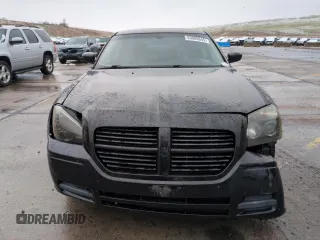 2005 Dodge Magnum SE z VIN 2D4FV48V55H529419, wystawiony jako Copart lot #53908645 z przebiegiem 176 793 mil mil oraz Szkoda całkowita • Salvage title. Historia ofert i sprzedaży dostępna na DreamBid. Obrazek 5.
