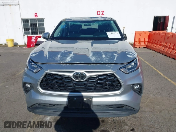 2020 Toyota Highlander LE with VIN 5TDBZRBH0LS045947, listed as a IAAI auction lot 41489923 with 81,946 mi miles and . Bid and sale history available at DreamBid. Image 12.