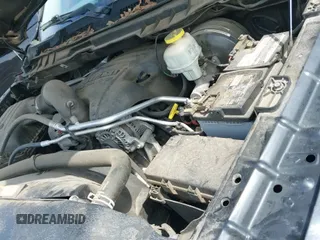 2017 Ram 1500 Big Horn z VIN 3C6RR6LT8HG750573, wystawiony jako IAAI lot #42883535 z przebiegiem 130 585 mil mil oraz . Historia ofert i sprzedaży dostępna na DreamBid. Obrazek 18.