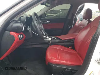 2019 Alfa Romeo Giulia z VIN ZARFAMAN4K7606393, wystawiony jako Copart lot #48740285 z przebiegiem 42 152 mil mil oraz Szkody całkowita. Historia ofert i sprzedaży dostępna na DreamBid. Obrazek 7.