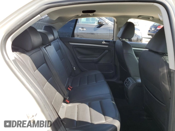 2010 Volkswagen Jetta Limited Edition z VIN 3VWAZ7AJ3AM115147, wystawiony jako Copart lot #52068825 z przebiegiem 154 804 mil mil oraz Szkoda całkowita • Salvage title. Historia ofert i sprzedaży dostępna na DreamBid. Obrazek 10.