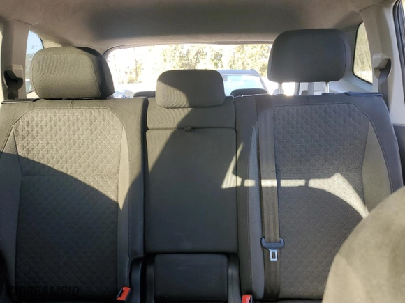 2019 Volkswagen Tiguan S with VIN 3VV1B7AX7KM009136, listed as a Copart auction lot 87463224 with 123,866 mi miles and Non Repairable. Bid and sale history available at carsss.com. Image 10.