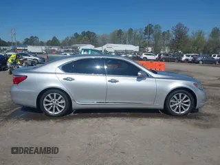 2010 Lexus LS 460 z VIN JTHCL5EFXA5006440, wystawiony jako IAAI lot #41988811 z przebiegiem 162 599 mil mil oraz . Historia ofert i sprzedaży dostępna na DreamBid. Obrazek 14.