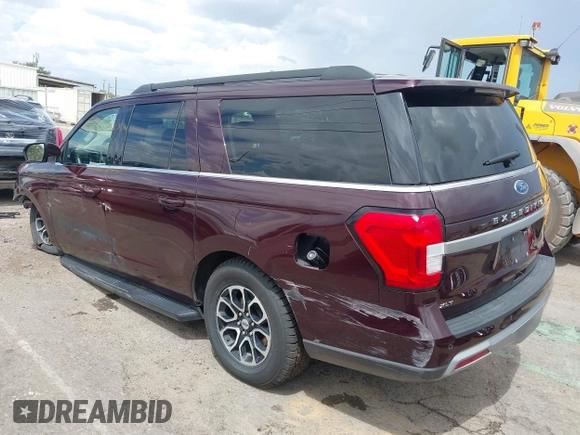 2024 Ford Expedition Max XLT with VIN 1FMJK1H85REA41962, listed as a IAAI auction lot 42737239 with 40,724 mi miles and . Bid and sale history available at DreamBid. Image 15.