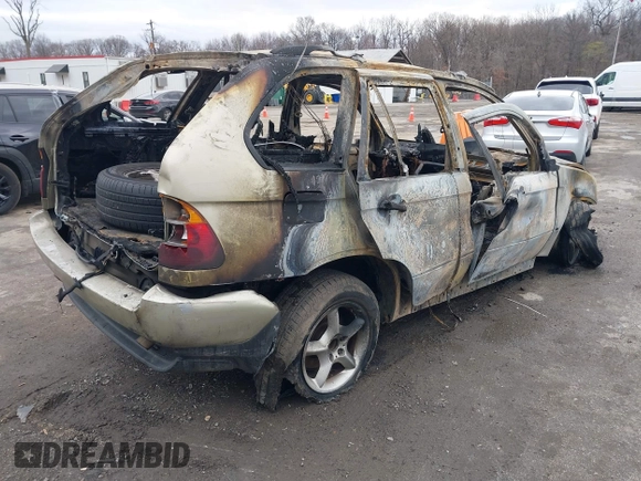 2002 BMW X5 3.0i with VIN 5UXFA53562LP46206, listed as a IAAI auction lot 41743323 with 1 mi miles. Bid and sale history available at carsss.com. Image 4.