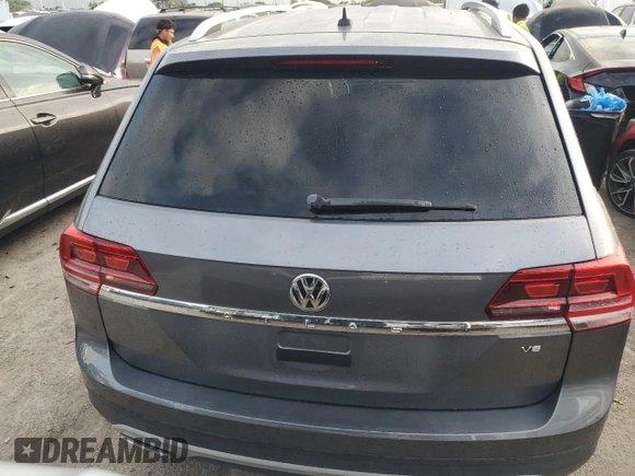 2018 Volkswagen Atlas S z VIN 1V2AR2CA7JC540938, wystawiony jako Copart lot #79242344 z przebiegiem 104 505 mil mil oraz Nie do naprawy • Non repairable. Historia ofert i sprzedaży dostępna na DreamBid. Obrazek 6.