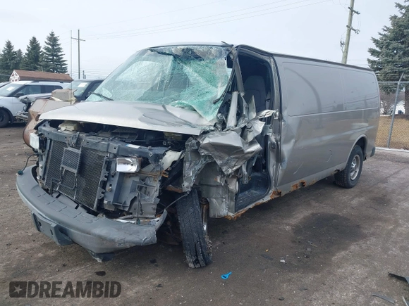 2002 GMC Savana z VIN 1GTHG39R121203395, wystawiony jako IAAI lot #41739349 z przebiegiem 140 692 mil mil oraz . Historia ofert i sprzedaży dostępna na DreamBid. Obrazek 18.