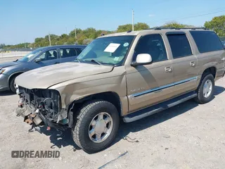2005 GMC Yukon XL SLT with VIN 1GKEC16Z25J229939, listed as a IAAI auction lot 42064340 with 211,964 mi miles. Bid and sale history available at carsss.com. Image 2.