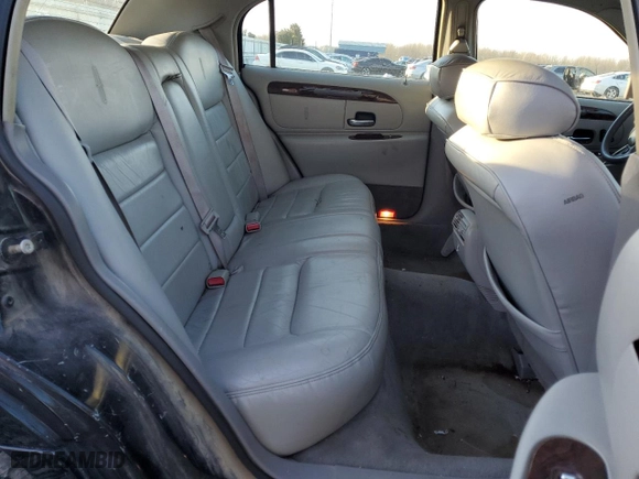2000 Lincoln Town Car Executive with VIN 1LNHM81WXYY820605, listed as a Copart auction lot 47031305 with 174,063 mi miles and Salvage Title. Bid and sale history available at carsss.com. Image 10.
