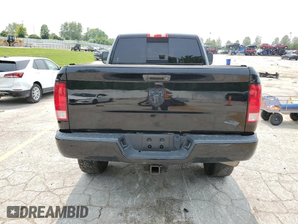2017 Ram 2500 SLT z VIN 3C6UR5DL9HG667902, wystawiony jako Copart lot #57996355 z przebiegiem 383 028 mil mil oraz Czysty tytuł • Clean title. Historia ofert i sprzedaży dostępna na DreamBid. Obrazek 6.