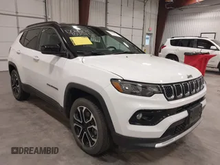 2023 Jeep Compass (RED) Edition z VIN 3C4NJDCN1PT569129, wystawiony jako IAAI lot #42407967 z przebiegiem 22 720 mil mil oraz . Historia ofert i sprzedaży dostępna na DreamBid. Obrazek 1.
