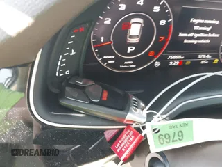 2017 Audi Q7 Premium Plus z VIN WA1LAAF74HD023137, wystawiony jako IAAI lot #42589949 z przebiegiem 75 860 mil mil oraz . Historia ofert i sprzedaży dostępna na DreamBid. Obrazek 11.