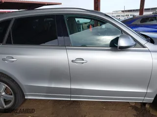 2011 Audi Q5 3.2L Premium Plus with VIN WA1DKAFPXBA063247, listed as a IAAI auction lot 41240885 with 110,412 mi miles. Bid and sale history available at carsss.com. Image 13.
