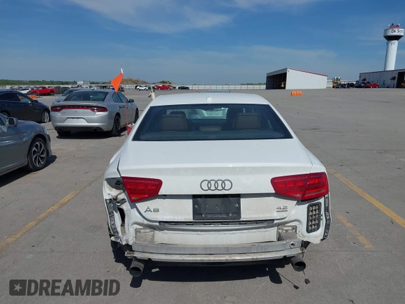 2011 Audi A8 z VIN WAUAVAFD7BN021601, wystawiony jako IAAI lot #42233726 z przebiegiem 182 583 mil mil oraz . Historia ofert i sprzedaży dostępna na DreamBid. Obrazek 6.