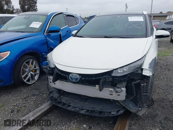2016 Toyota Mirai with VIN JTDBVRBD0GA000440, listed as a IAAI auction lot 41247558 with 49,981 mi miles and . Bid and sale history available at DreamBid. Image 13.