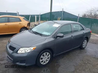 2010 Toyota Corolla z VIN JTDBU4EEXAJ058637, wystawiony jako IAAI lot #41810086 z przebiegiem 179 193 mil mil oraz . Historia ofert i sprzedaży dostępna na DreamBid. Obrazek 2.
