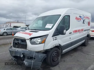 2021 Ford Transit Cargo z VIN 1FTBR1C87MKA81434, wystawiony jako IAAI lot #41759890 z przebiegiem 221 227 mil mil oraz . Historia ofert i sprzedaży dostępna na DreamBid. Obrazek 2.