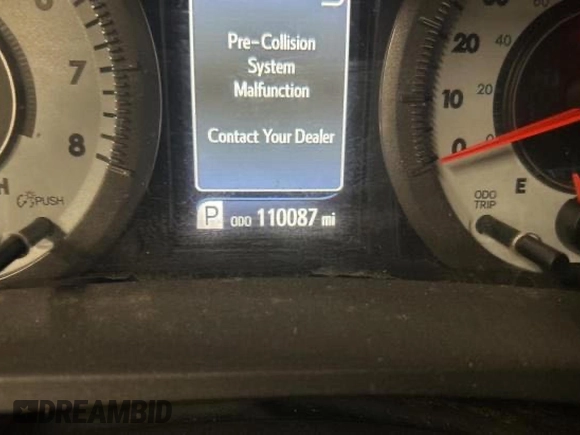 2018 Toyota Sienna SE with VIN 5TDXZ3DC1JS918378, listed as a Copart auction lot 62154135 with 110,087 mi miles and Salvage title. Bid and sale history available at DreamBid. Image 8.