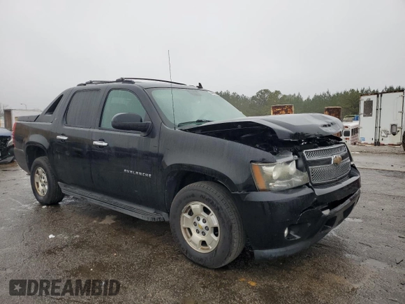 2011 Chevrolet Avalanche LT with VIN 3GNMCFE0XBG339164, listed as a Copart auction lot 44843275 with 170,351 mi miles and Salvage title. Bid and sale history available at DreamBid. Image 4.