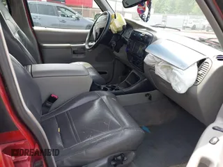 2000 Ford Explorer XLT z VIN 1FMZU73E7YZB60956, wystawiony jako IAAI lot #42218666 z przebiegiem 234 289 mil mil oraz . Historia ofert i sprzedaży dostępna na DreamBid. Obrazek 5.